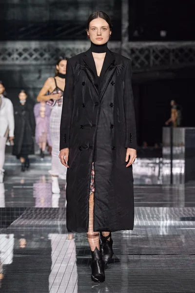 Look 70